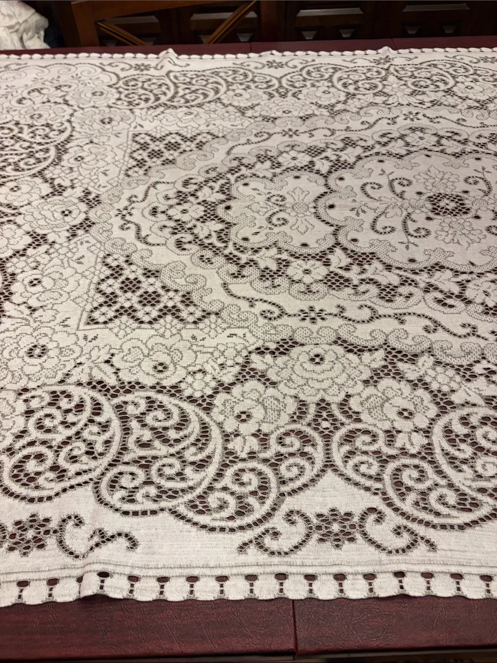 Classic Cream Lace Tablecloth - Elegant Home Dining Table Linen